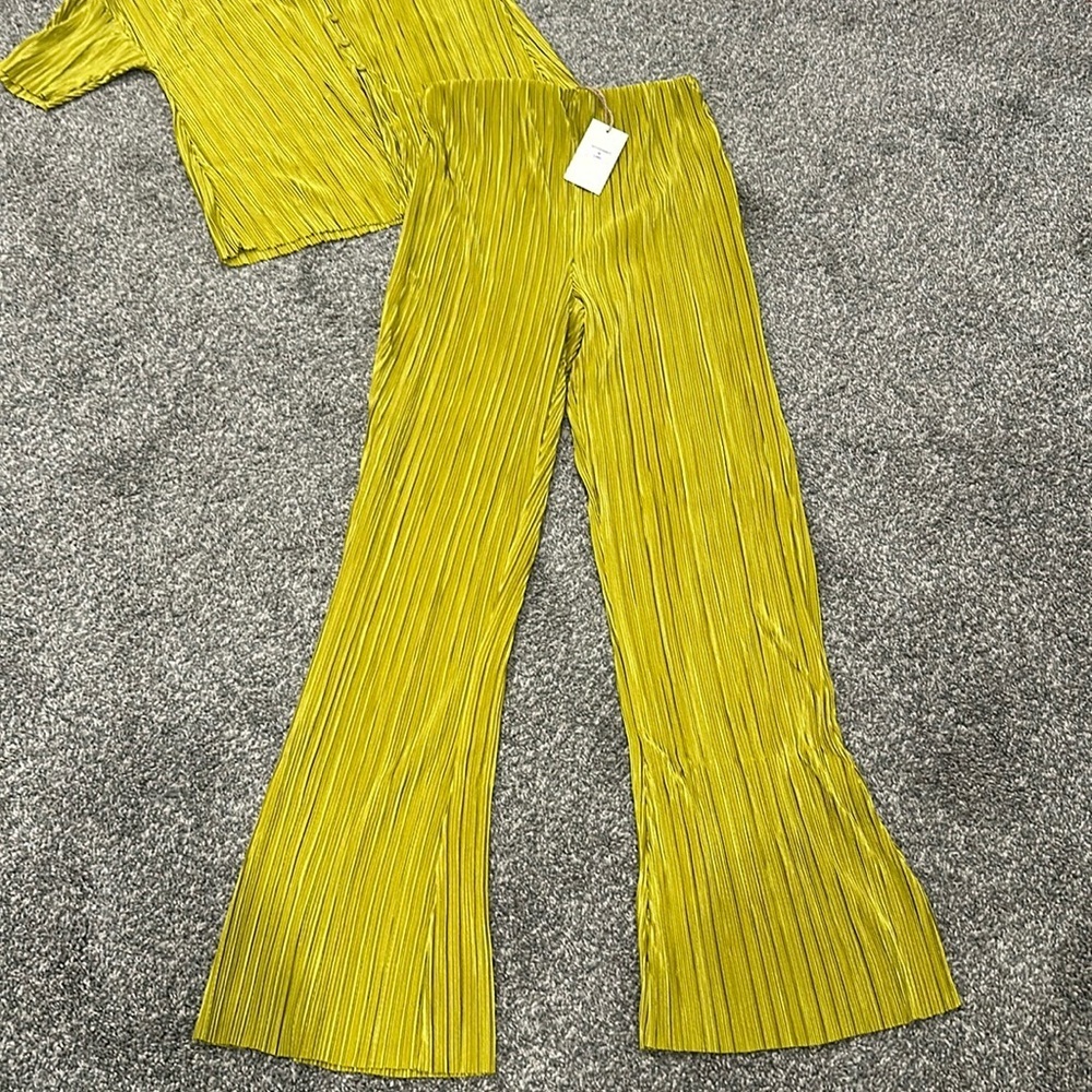 Nwt set. Top and pants. Boutique brand new - Picture 3 of 9